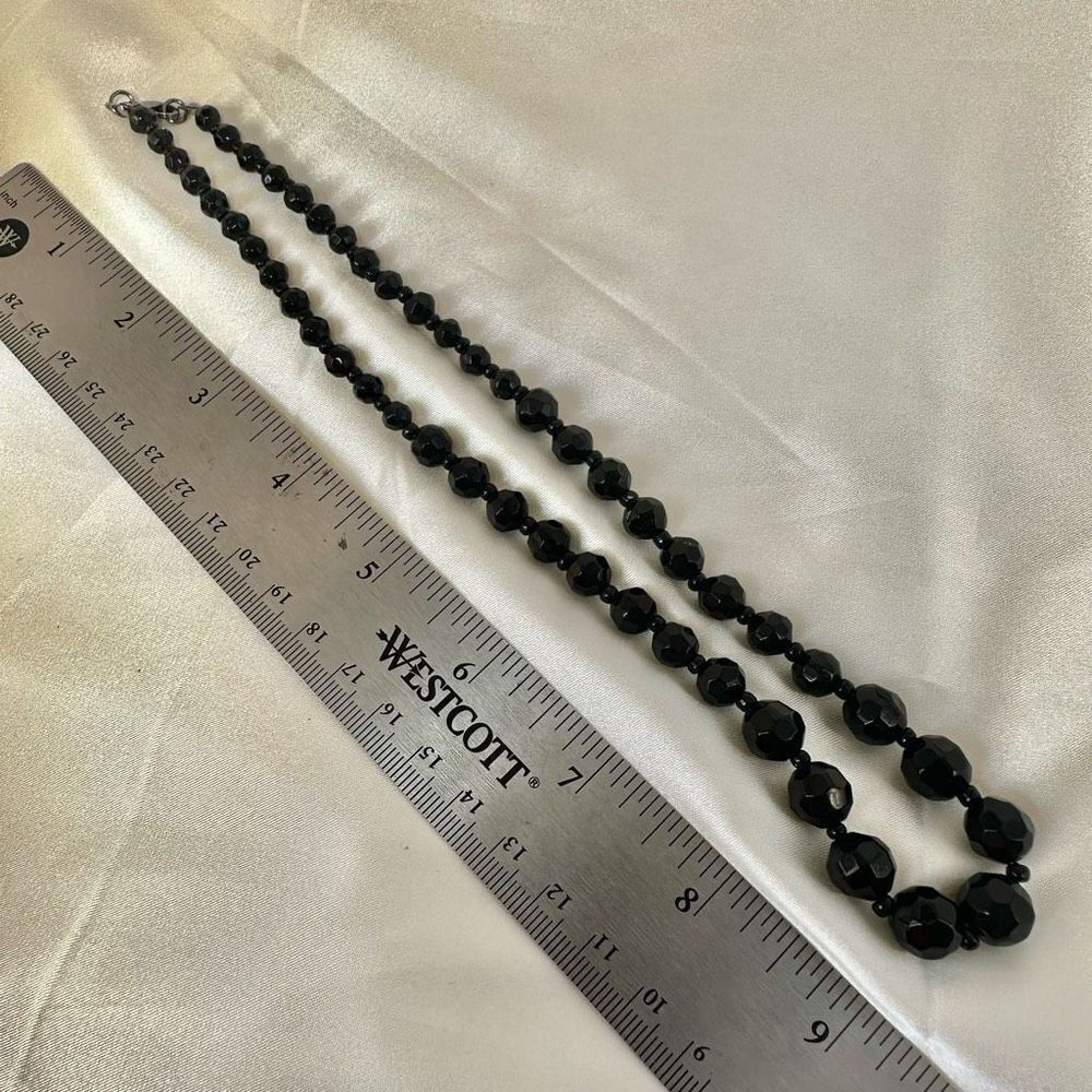Black beaded necklace - Picture 6 of 8